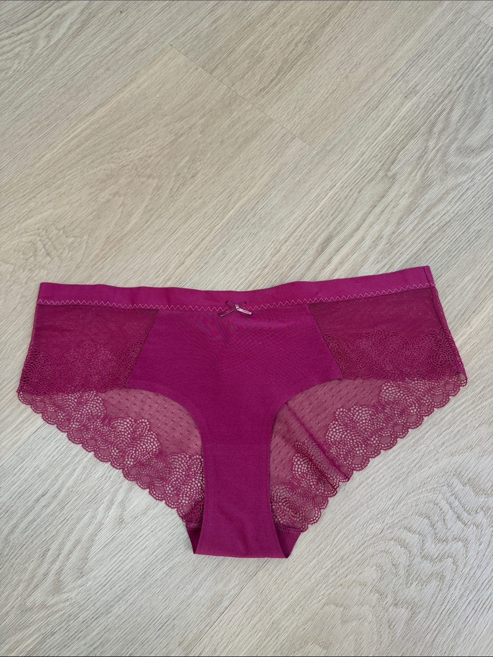 NWOT Chantelle Lace Back Panty M